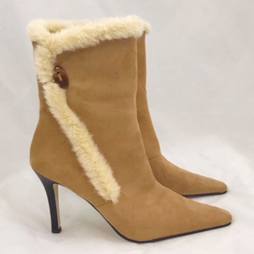 👢”Boots with the Furrrr” - Vintage & Retro